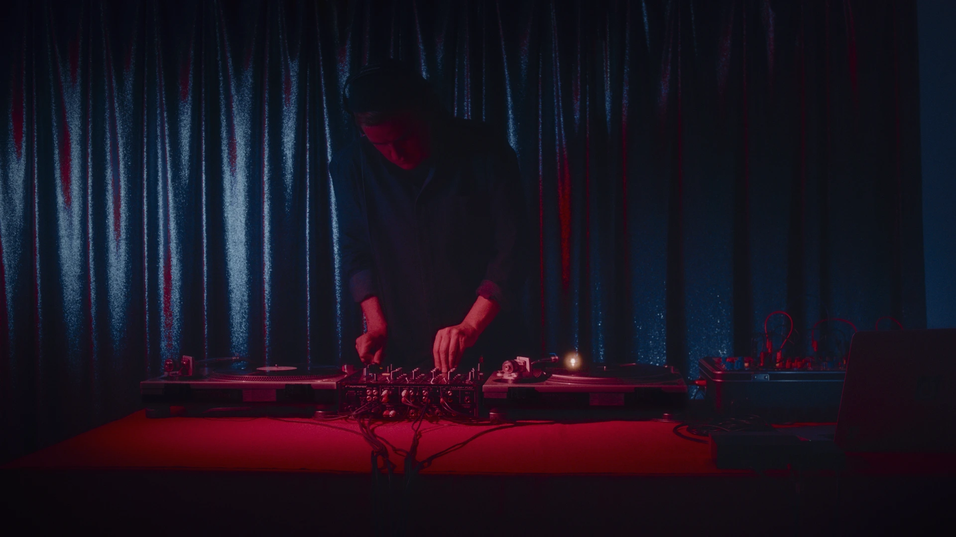 shot 5 from movie Undead Voices (2019–2021) by Maria Iorio and Raphaël Cuomo